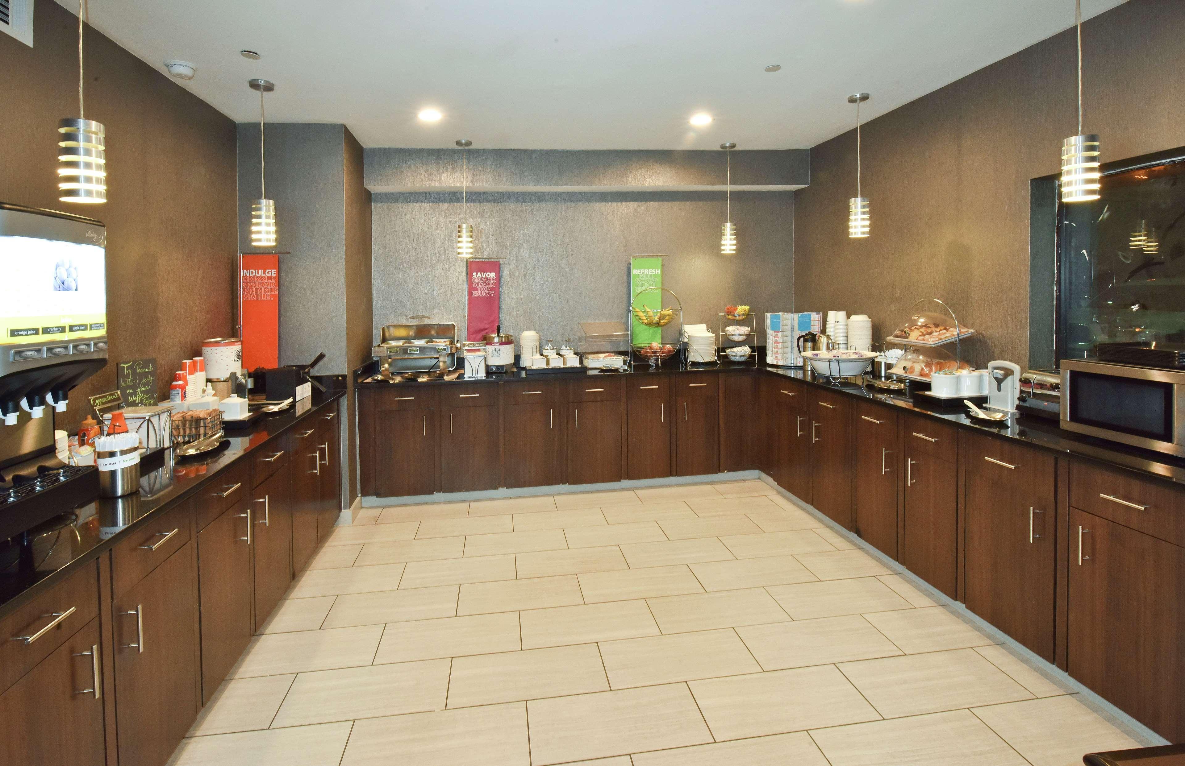 麦迪逊汉普顿酒店 外观 照片